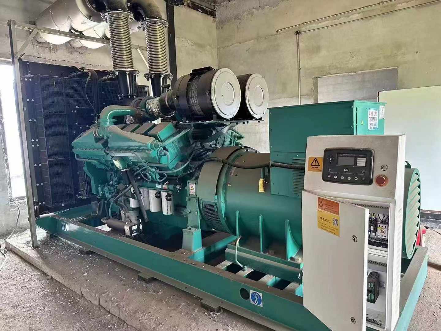 红花岗无功补偿装置的性能评估需要考虑哪些因素？